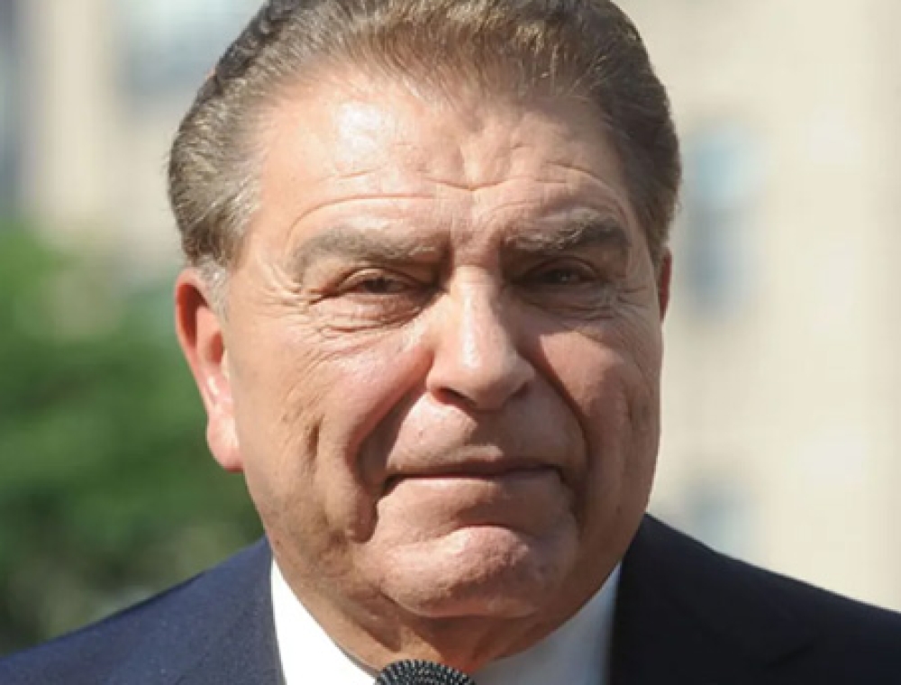 Don Francisco Charts Return to Univision
